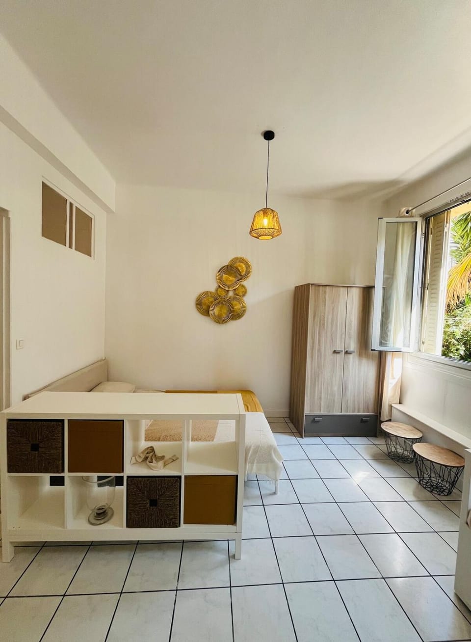 Spacious and Modern Studio Apartment in Nice