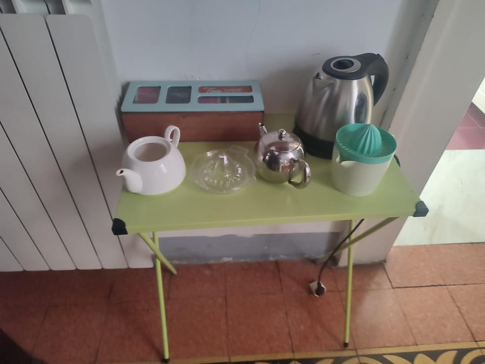Coffee/tea facilities, Breakfast