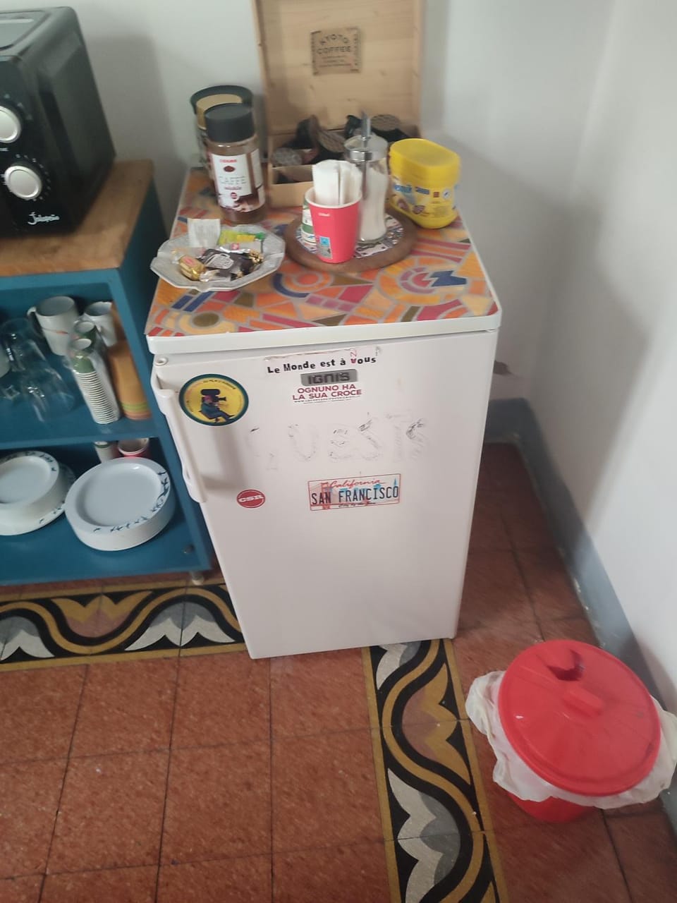 Coffee/tea facilities, Breakfast