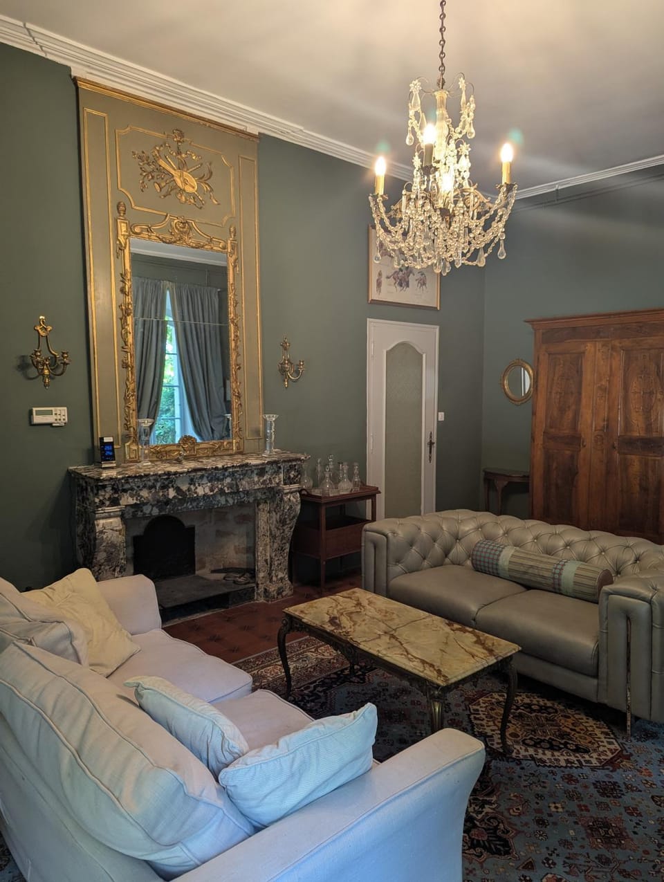 Living room, Seating area