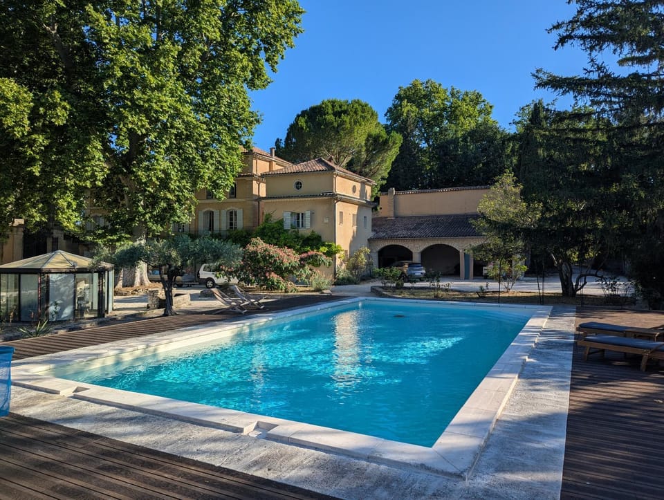 Property building, Day, Pool view, Swimming pool