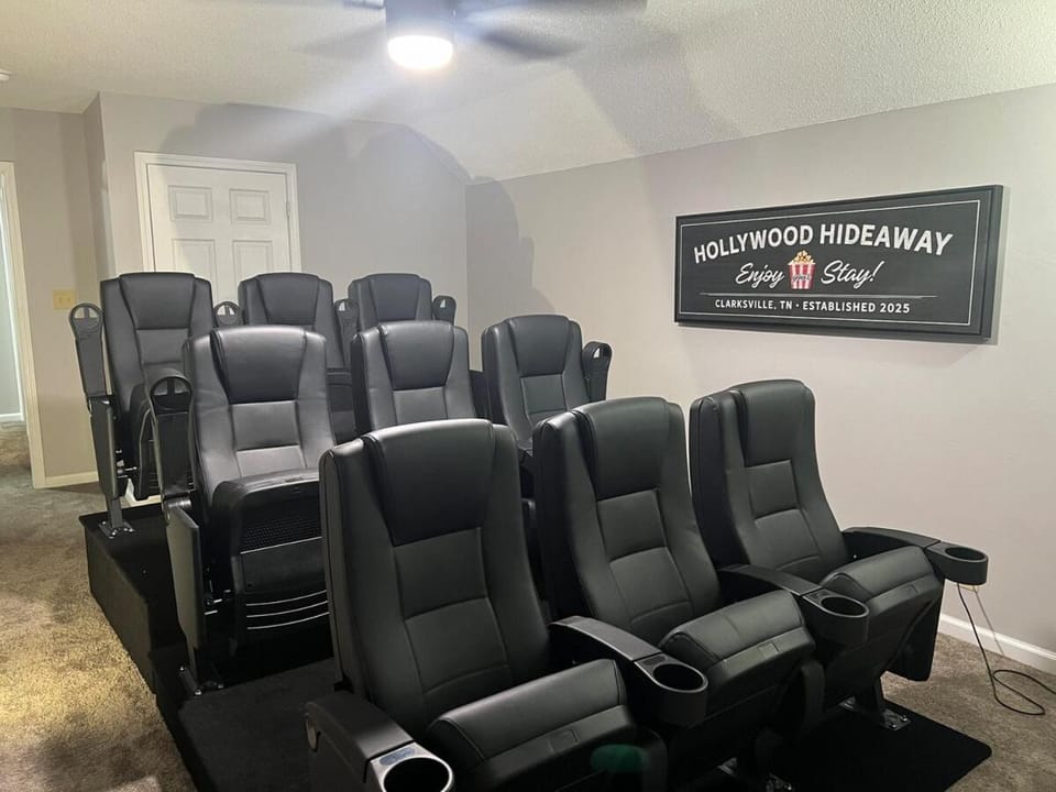 Hollywood Hideaway House in Clarksville