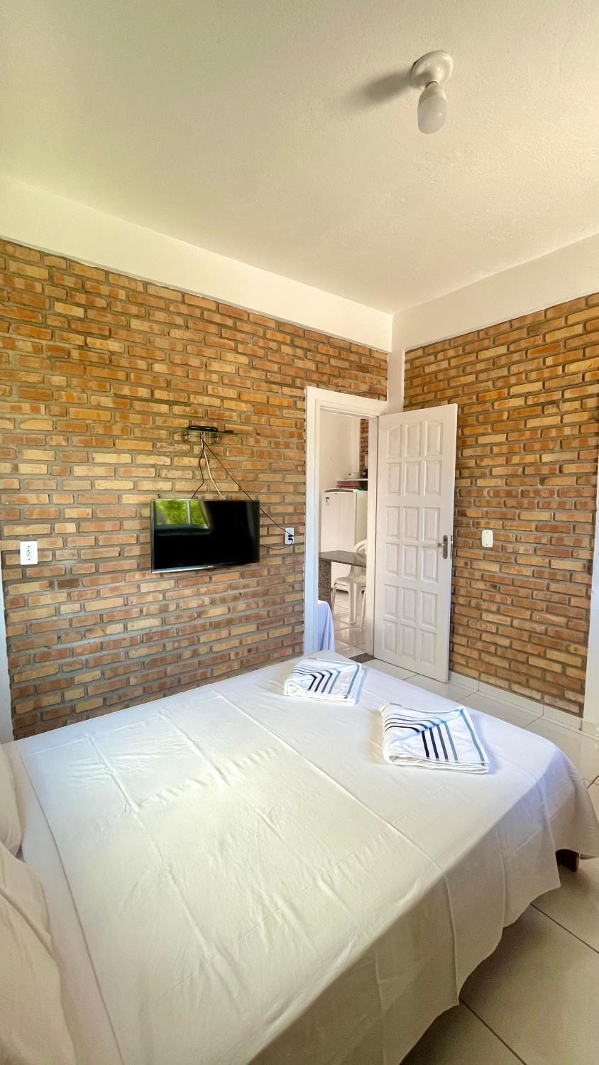 TV and multimedia, Photo of the whole room, Bedroom