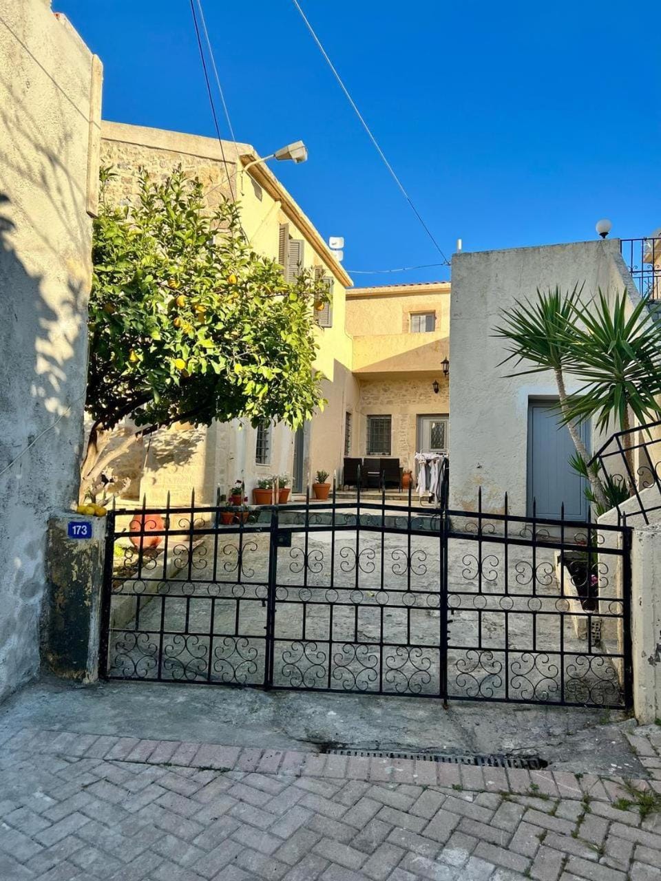 Property building, Day