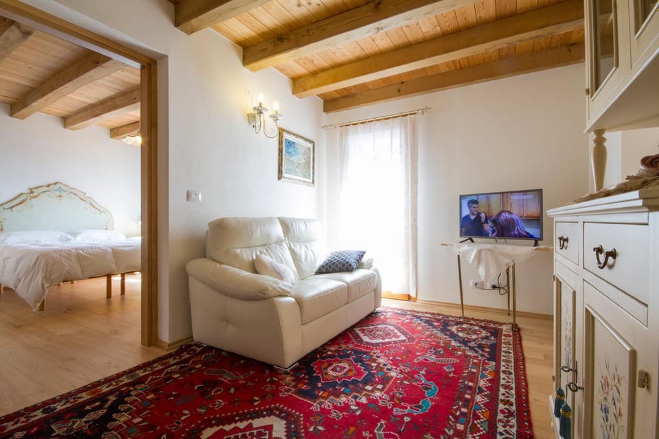 Communal lounge/ TV room, Photo of the whole room