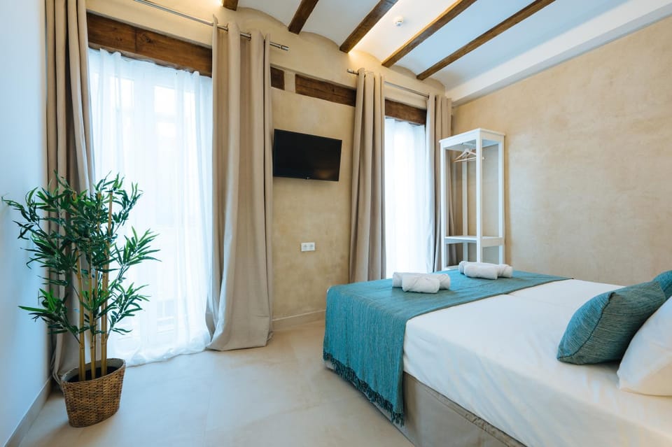 New Hostly Arenal Bed and Breakfast in Seville