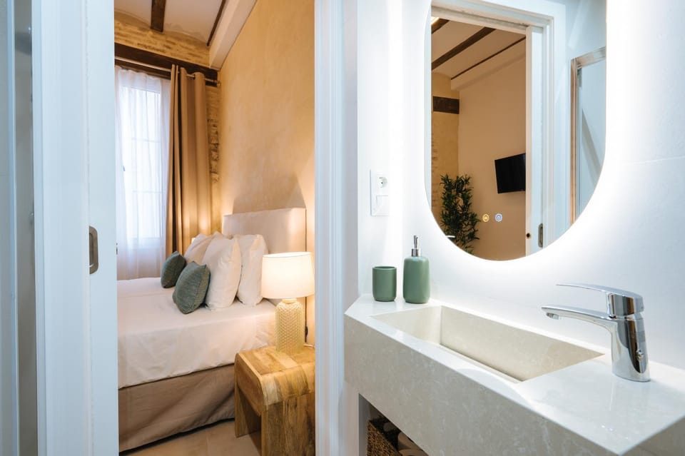 New Hostly Arenal Bed and Breakfast in Seville
