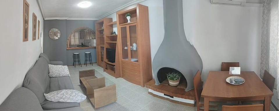 TV and multimedia, Living room, Seating area, Dining area