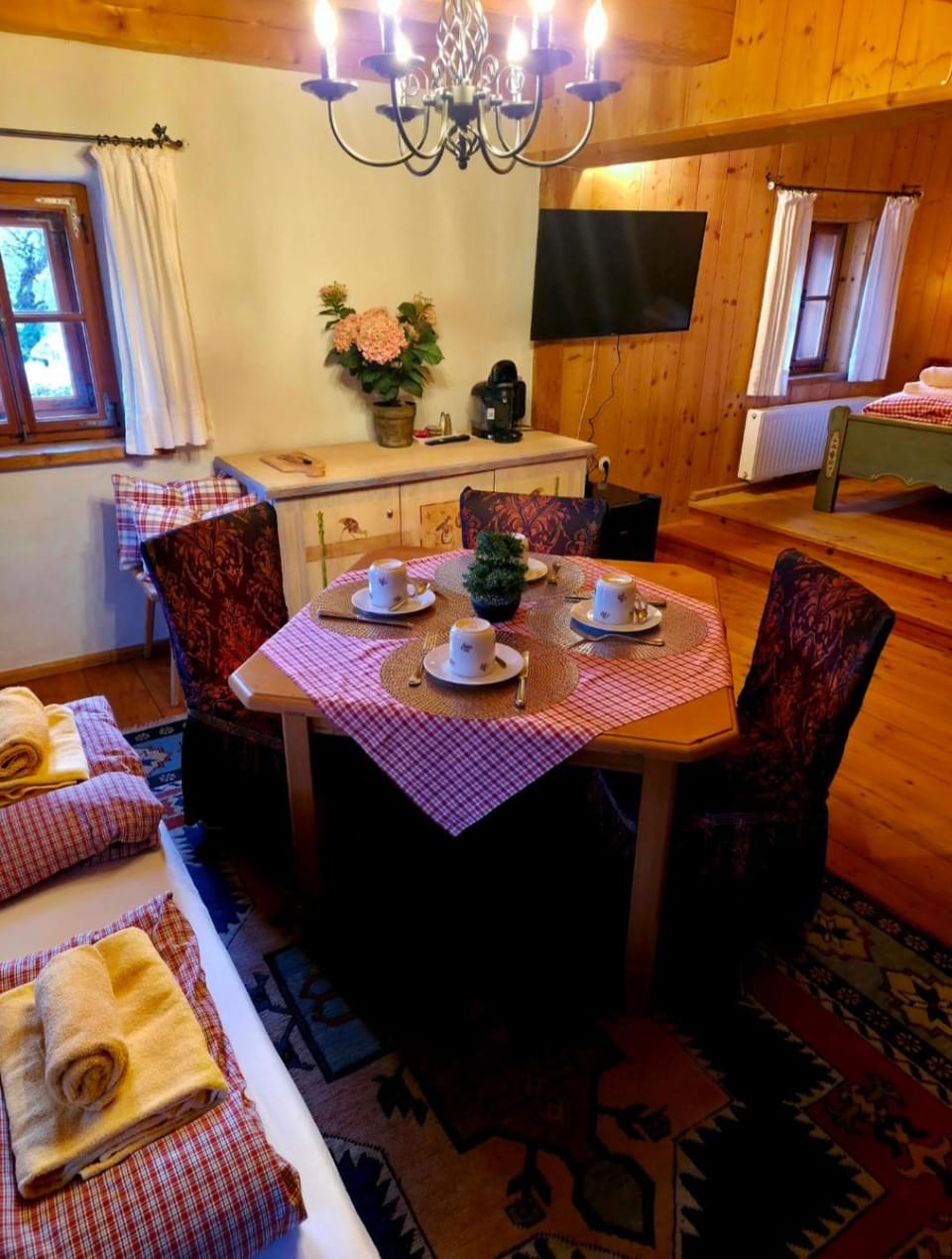 Photo of the whole room, Dining area, Bedroom