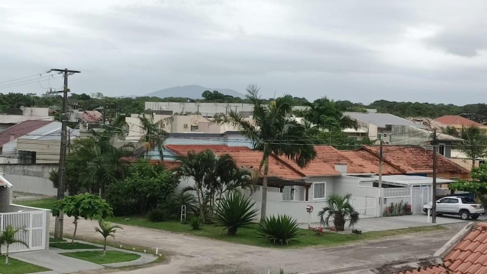 Triplex Confortável em Guaratuba-15 people House in Guaratuba
