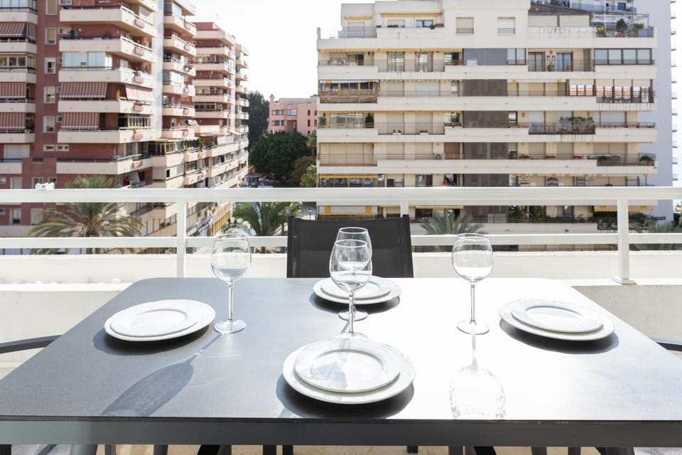 5A MTR - Marbella Temporary Rent Luminoso Apartamento Vista Mar Av del Mar Apartment in Marbella