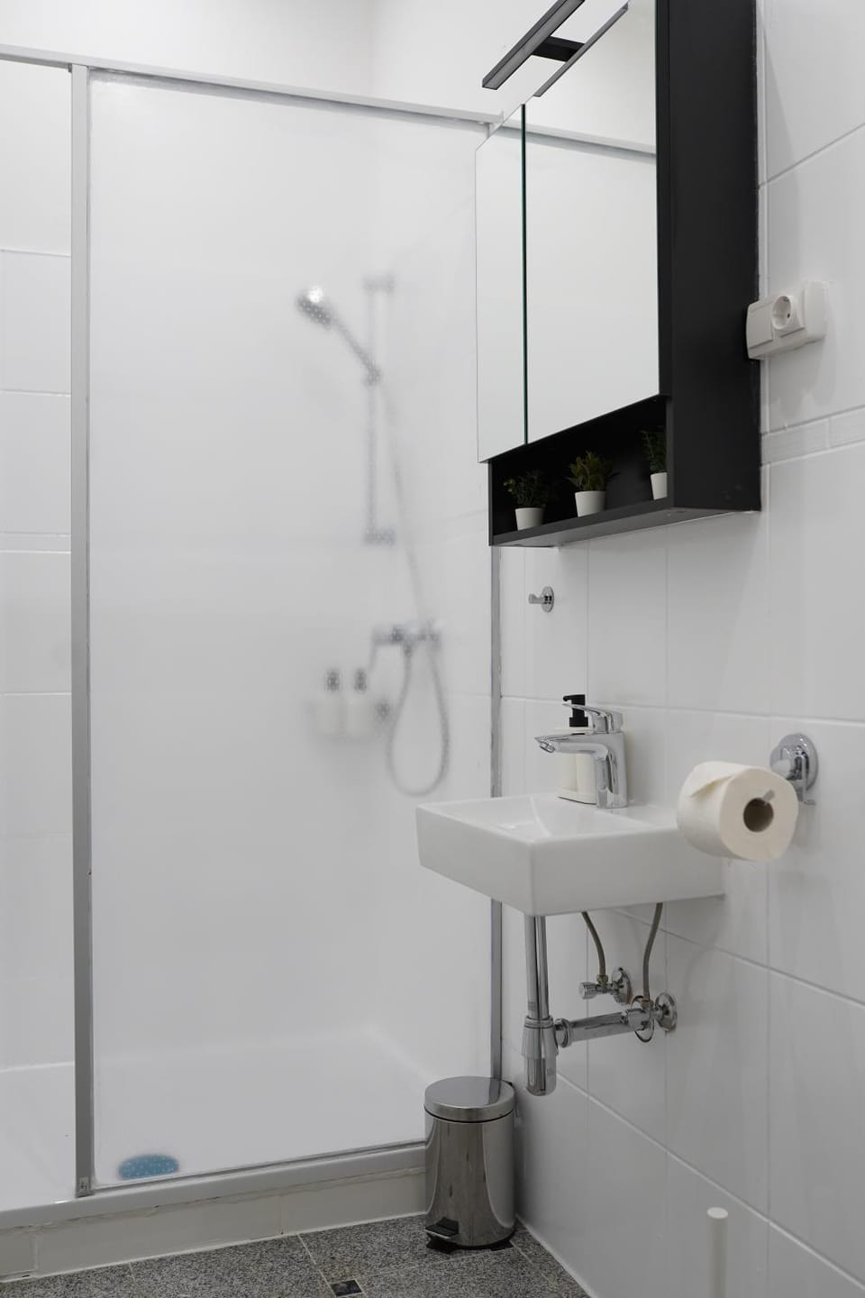 Shower, Bathroom, towels