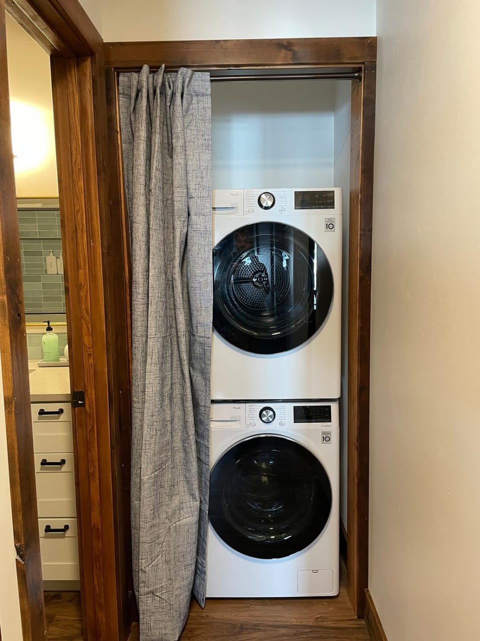Newly Renovated Ski In Ski Out 2BR Condo Apartment in Colorado
