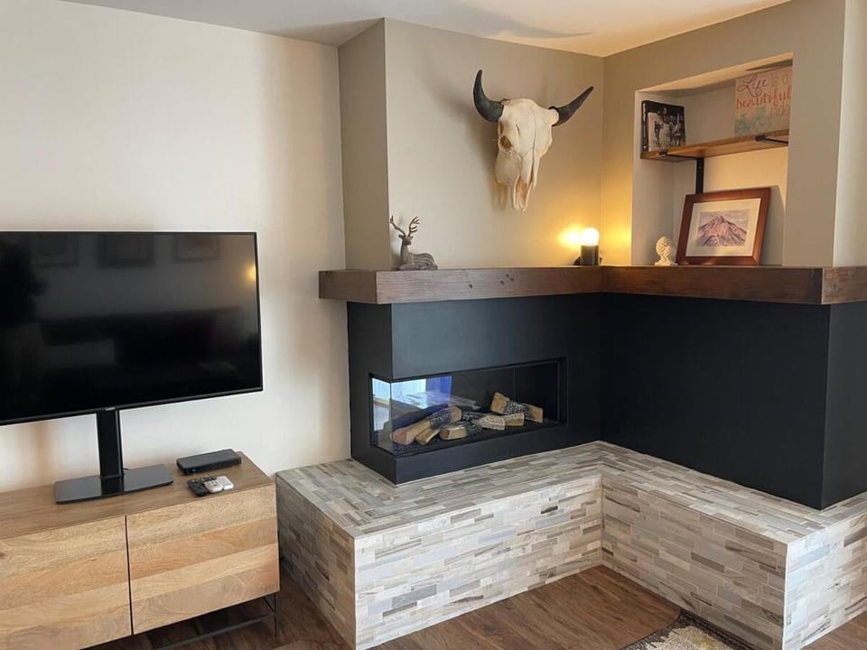 Newly Renovated Ski In Ski Out 2BR Condo Apartment in Colorado