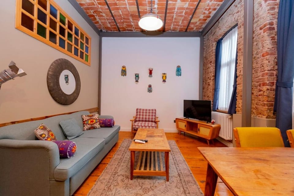 High Ceiliing and Stylish Flat Apartment in Istanbul