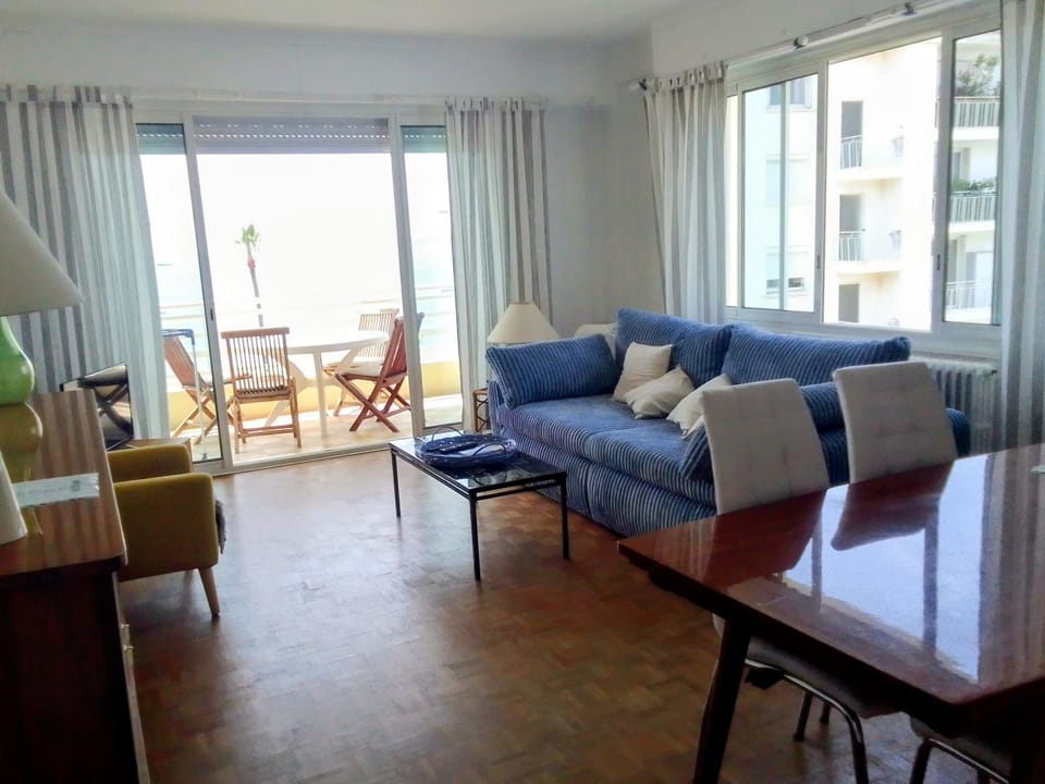 Bel appartement face mer Apartment in Antibes
