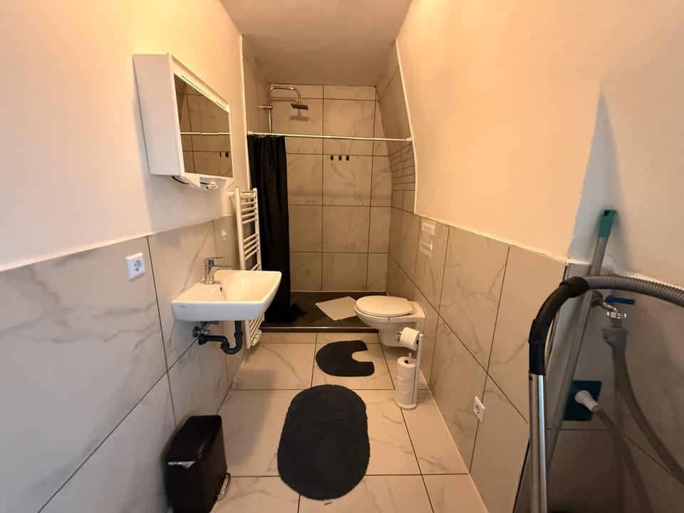 Shower, Bathroom, washing machine