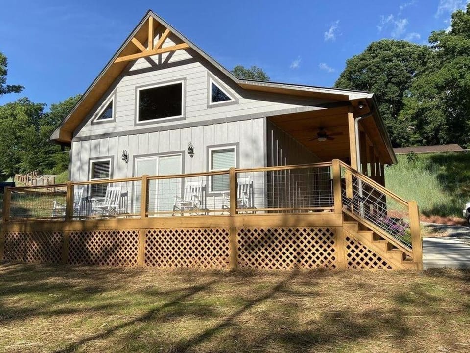 Twin Oaks Cabin Cabin in Bryson City