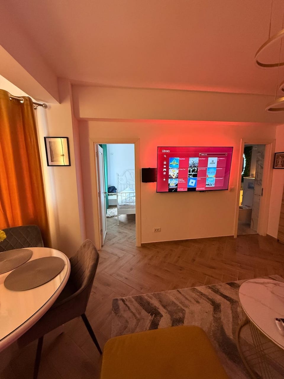 Communal lounge/ TV room, TV and multimedia, Living room, Seating area, Evening entertainment