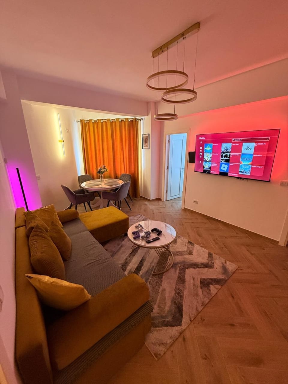 Communal lounge/ TV room, TV and multimedia, Living room, Seating area, Evening entertainment