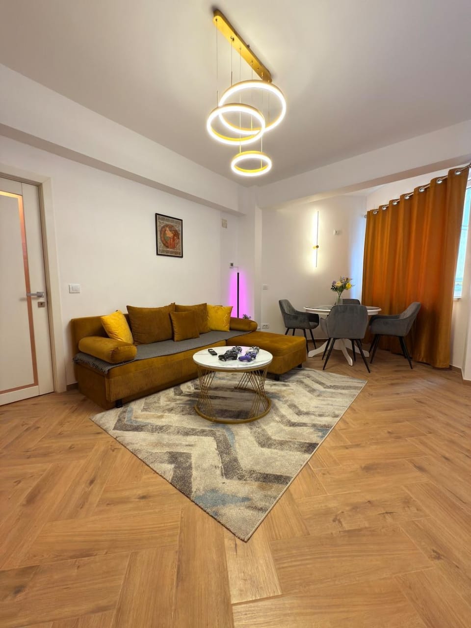 Living room, Seating area