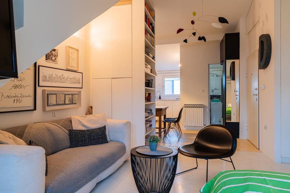 Library, Living room, Decorative detail, Seating area, Dining area, Family, heating