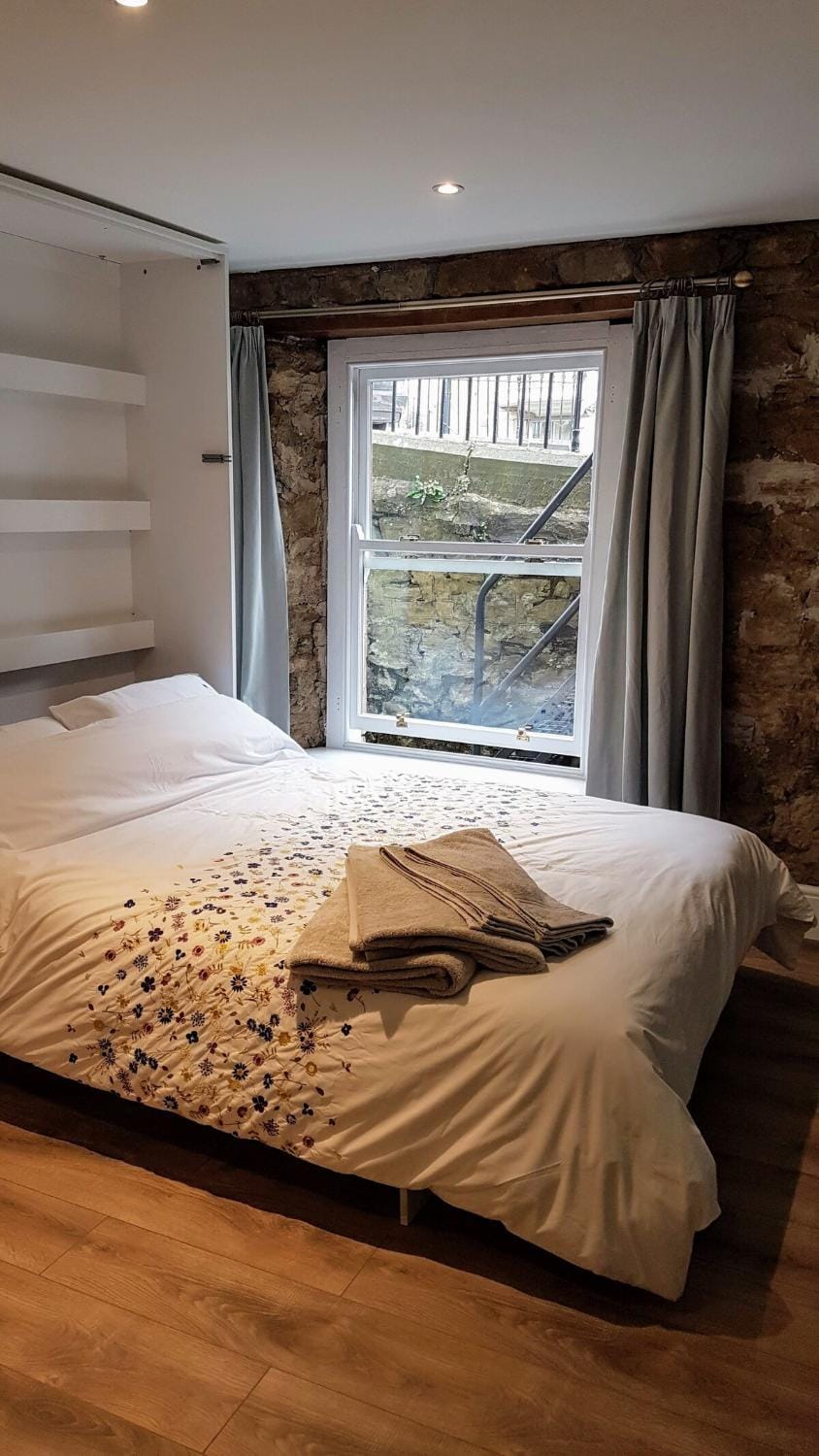 Cosy studio on traditional Durham street Apartment in Durham