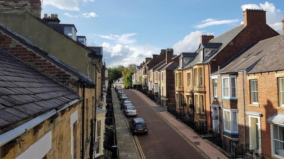 Cosy studio on traditional Durham street Apartment in Durham