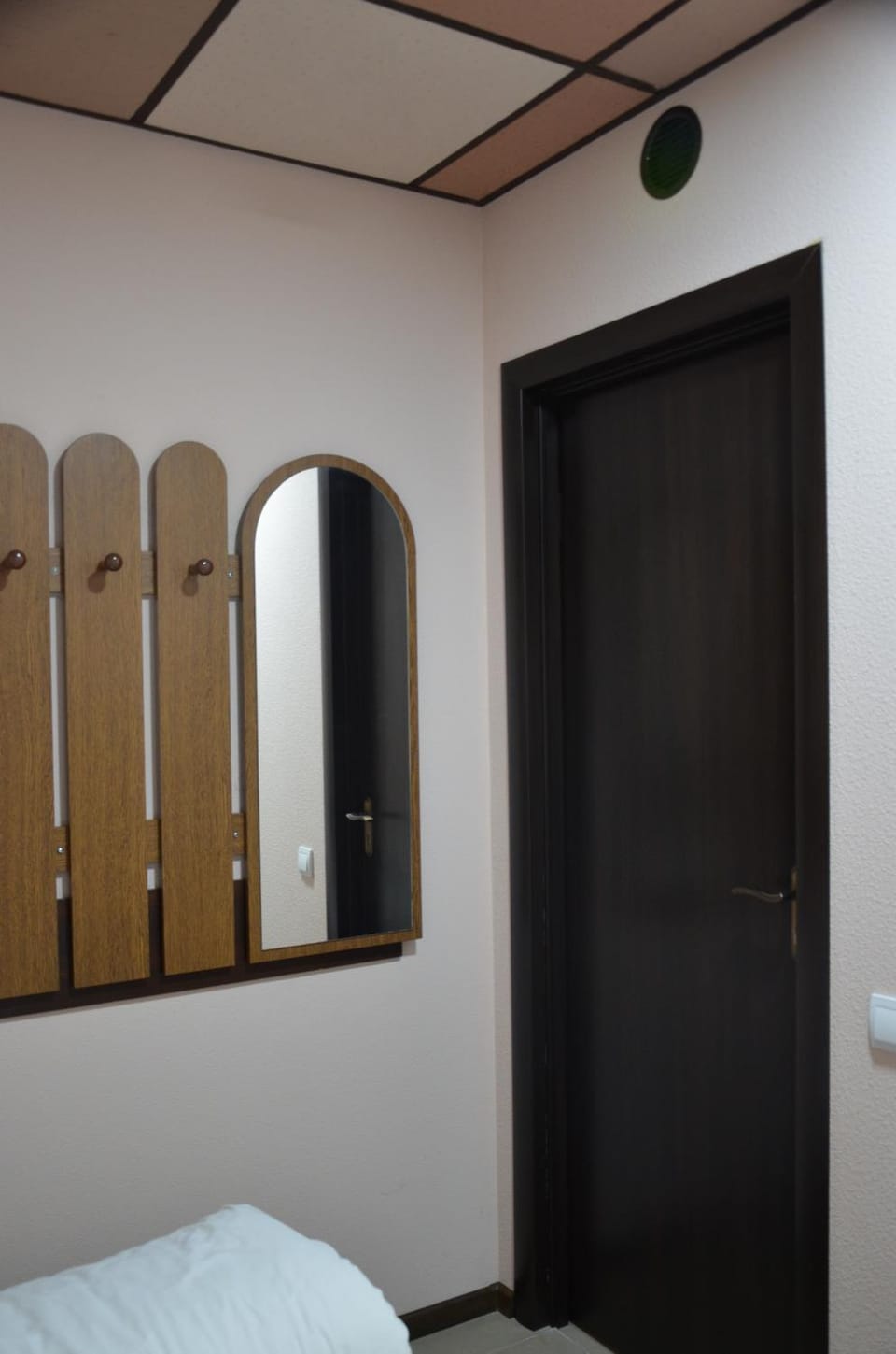 Photo of the whole room, Decorative detail