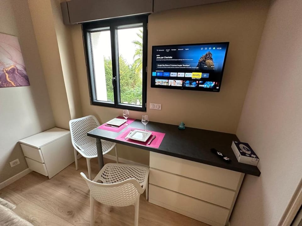 L'Esquisse Taupe - Parking Clim Netflix Canal Apartment in Nimes