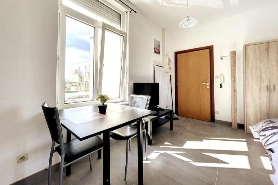 Huningoise Studio 2 Pers Proche Bale Parking Prive Apartment in Weil am Rhein