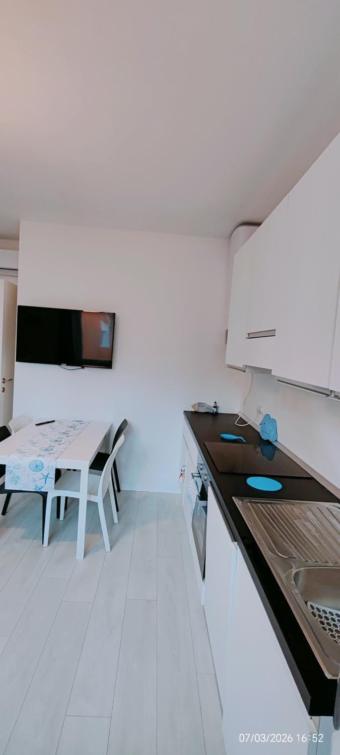 APPARTAMENTO BLU -OVER THE RAINBOW APARTMENTS - LIDO di JESOLO- PIAZZA MAZZINI 200 MT DAL MARE Apartment in Lido di Jesolo