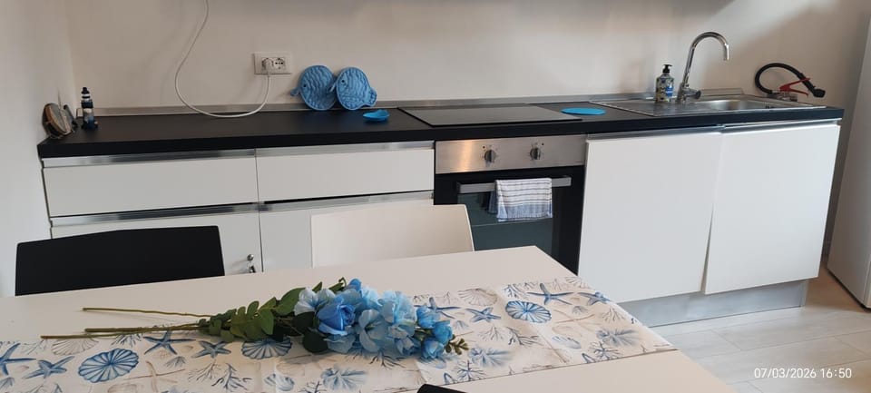 APPARTAMENTO BLU -OVER THE RAINBOW APARTMENTS - LIDO di JESOLO- PIAZZA MAZZINI 200 MT DAL MARE Apartment in Lido di Jesolo
