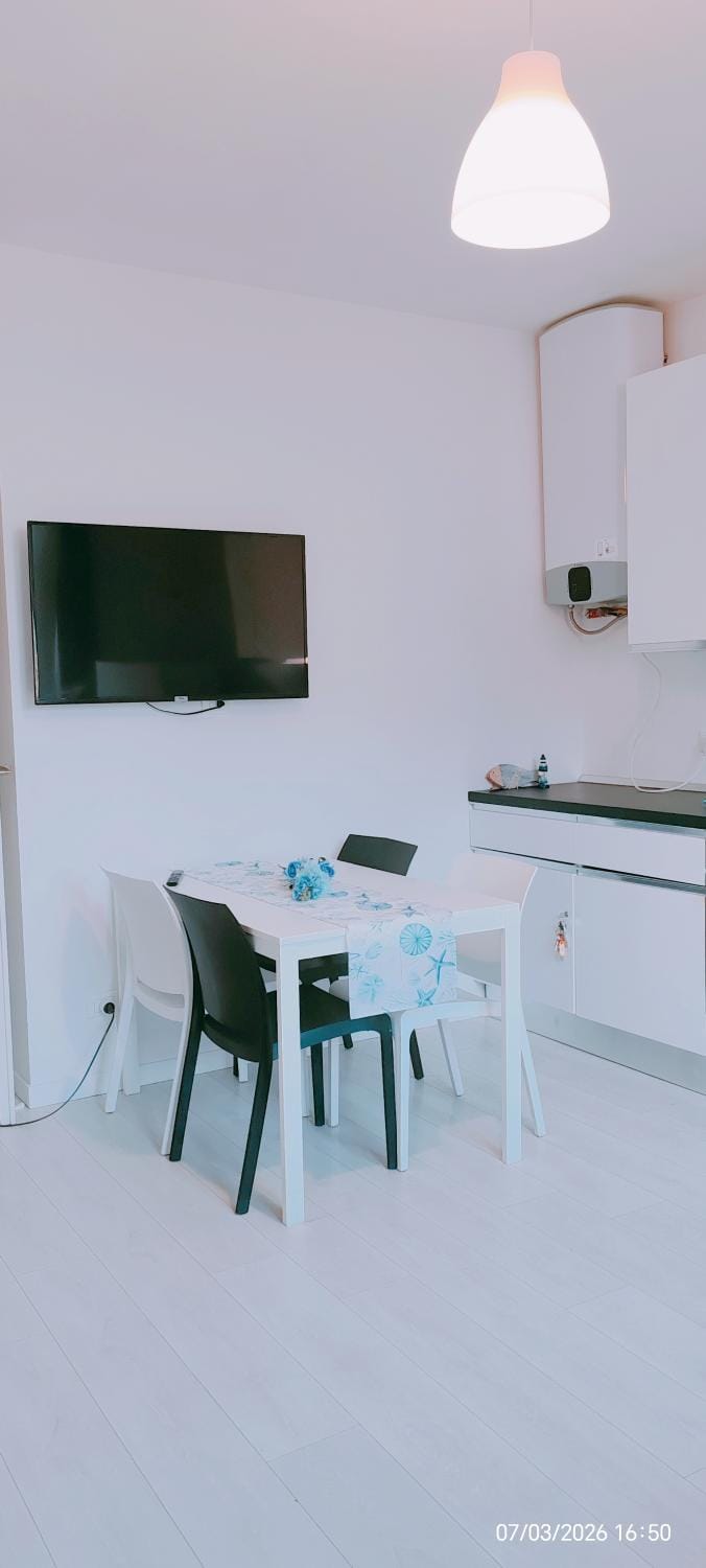 APPARTAMENTO BLU -OVER THE RAINBOW APARTMENTS - LIDO di JESOLO- PIAZZA MAZZINI 200 MT DAL MARE Apartment in Lido di Jesolo