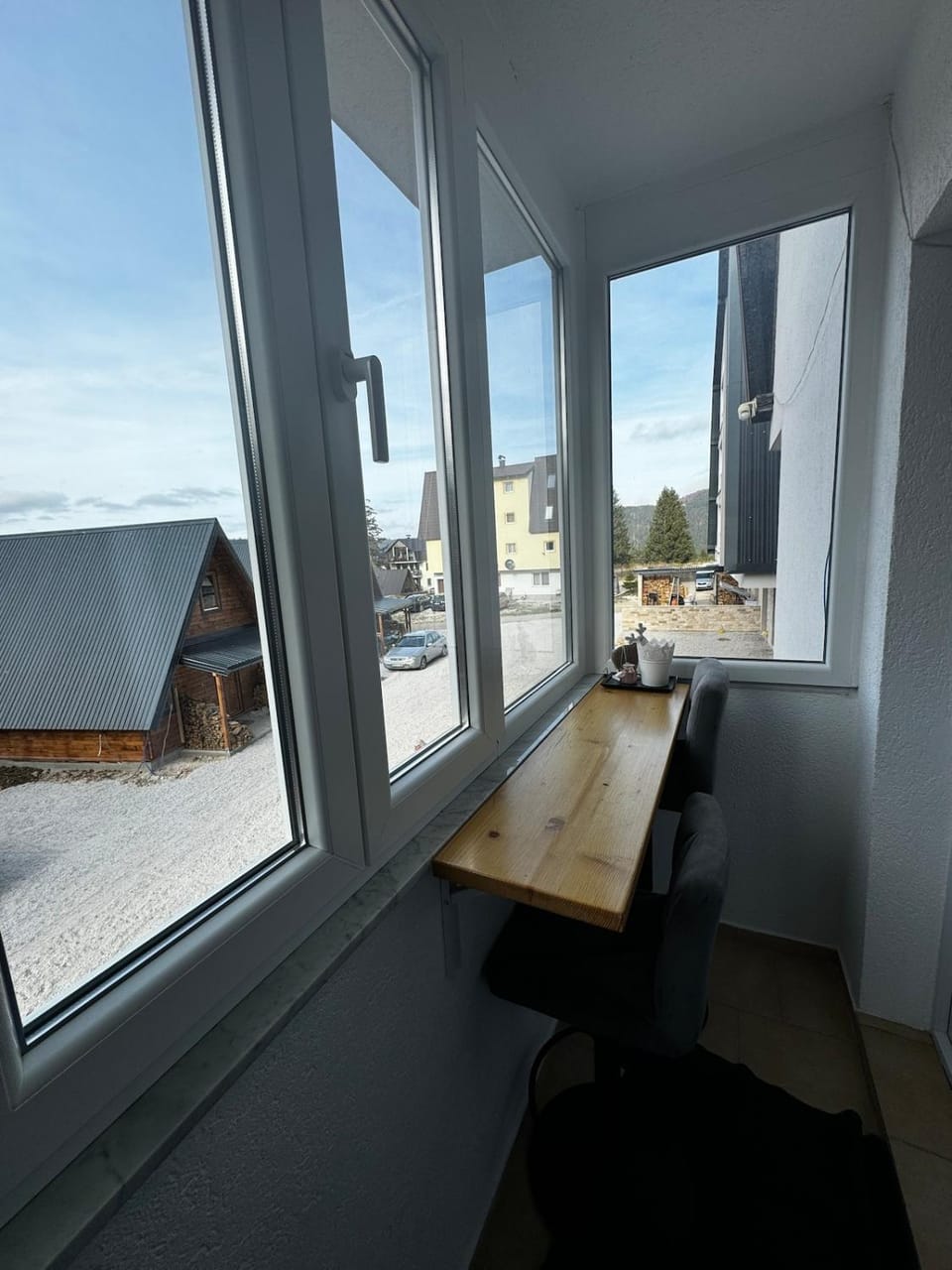 Property building, Day, View (from property/room), Balcony/Terrace