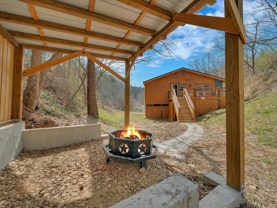 Endless Fun #3615 House in Sevier County