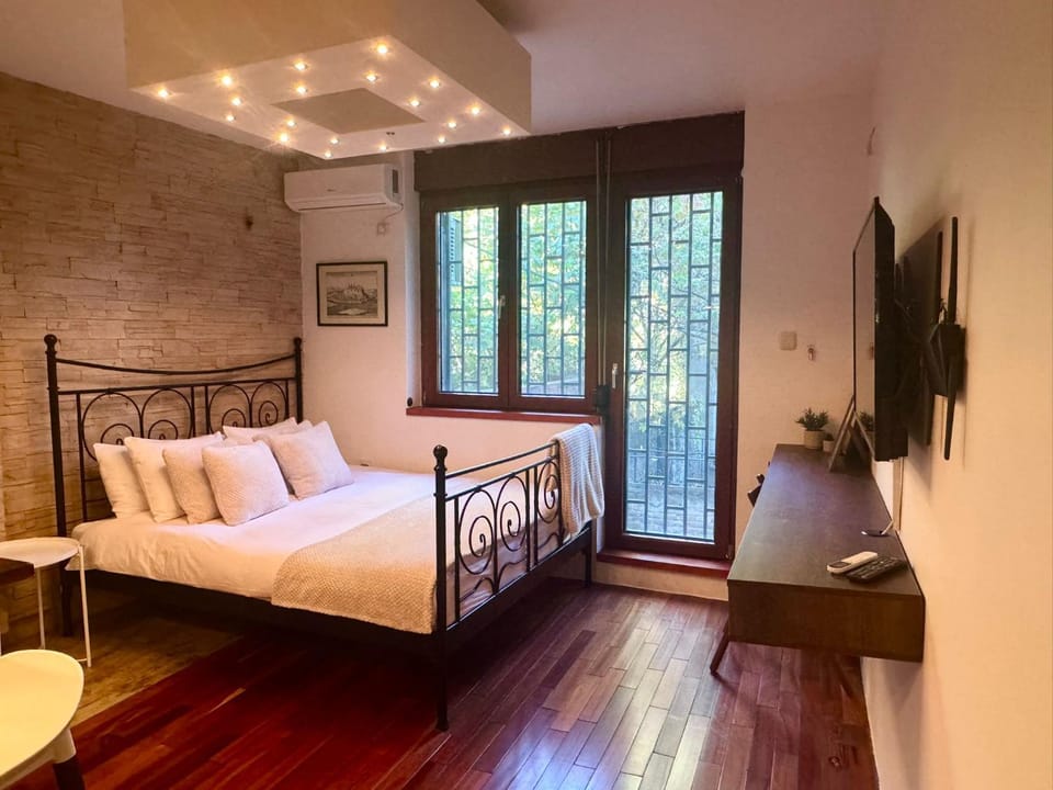 Bed, View (from property/room)
