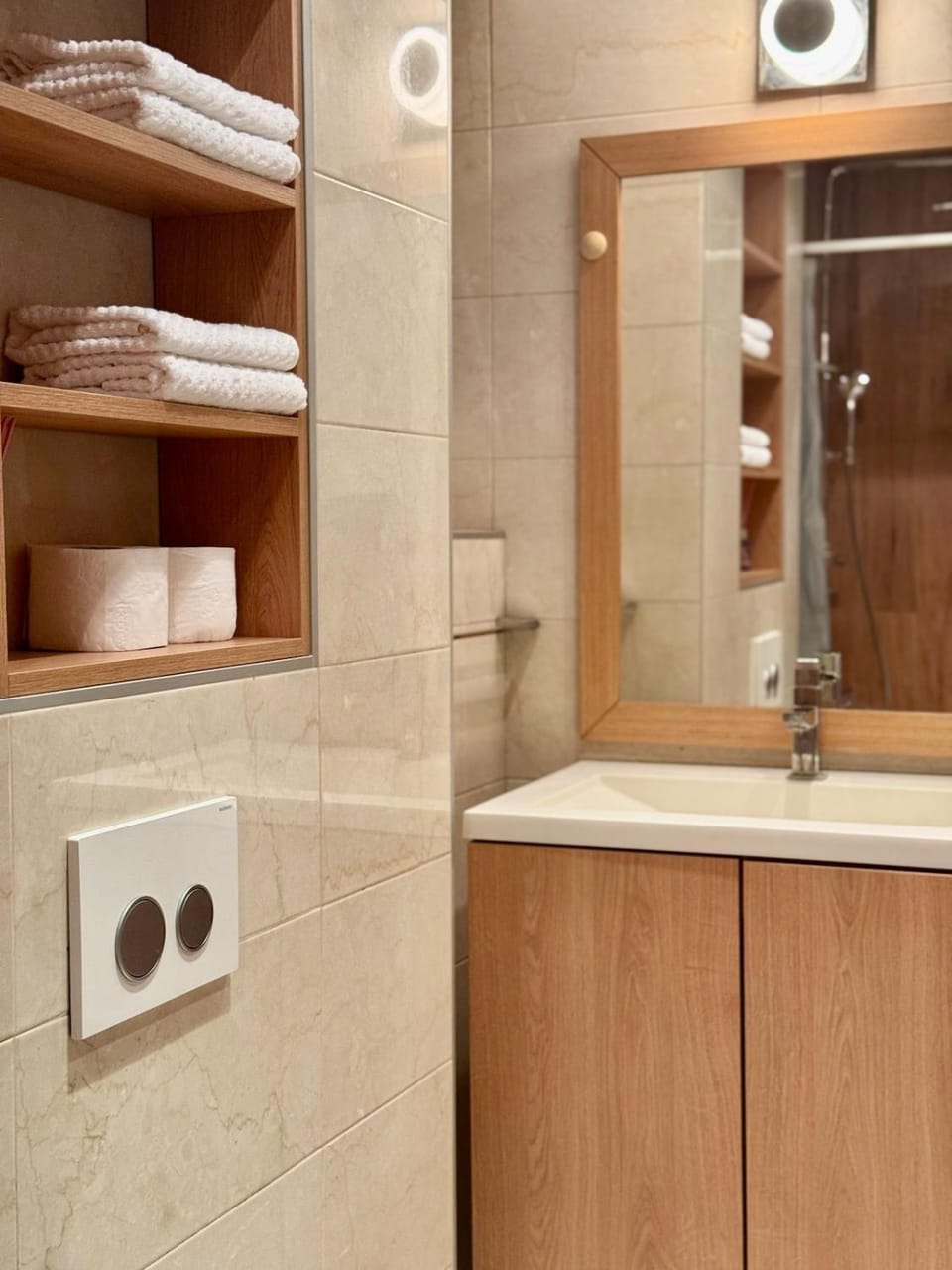Bathroom, towels