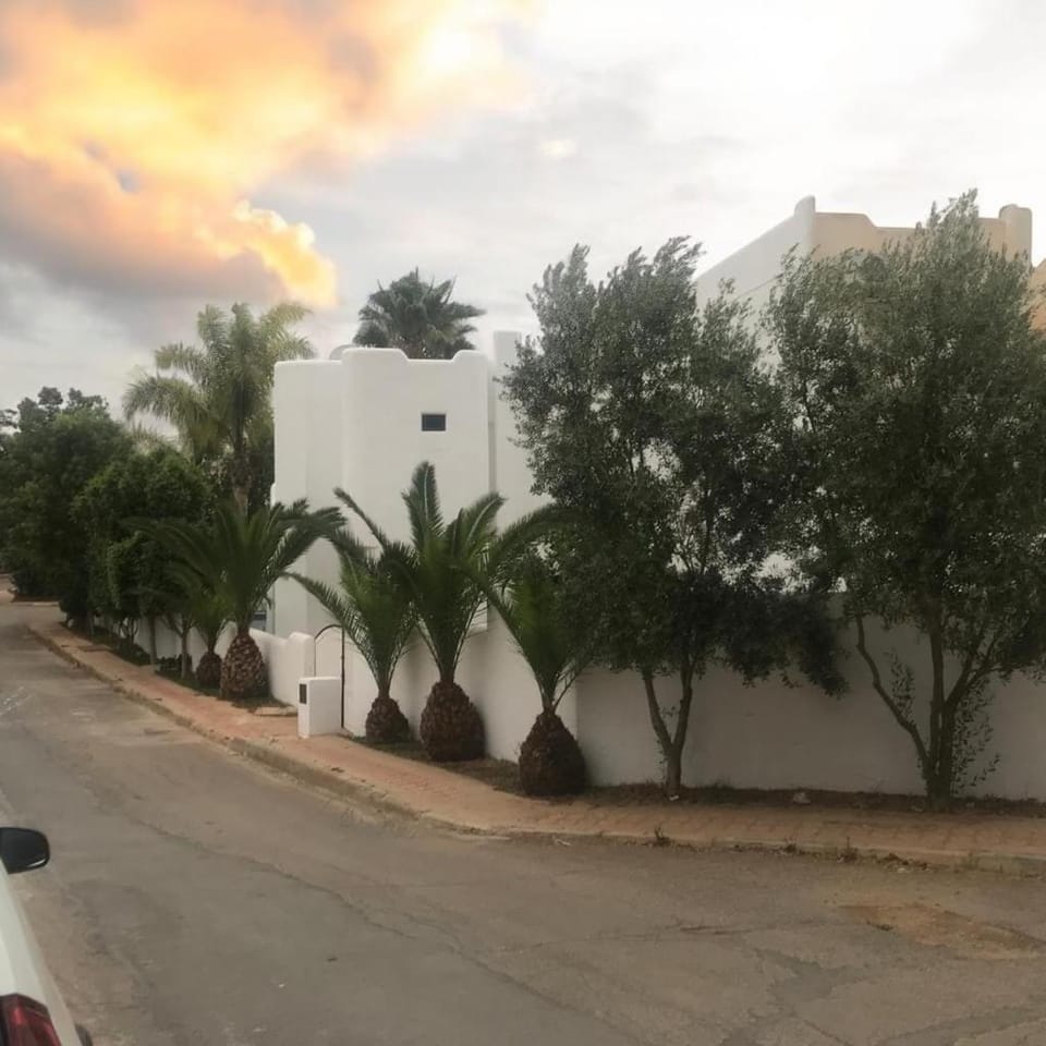 Day, Neighbourhood, Natural landscape
