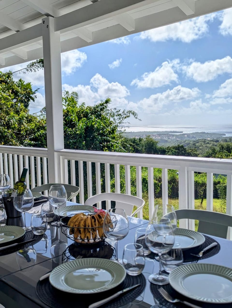 Patio, Day, Natural landscape, View (from property/room), Balcony/Terrace, Food and drinks, Dining area, Food