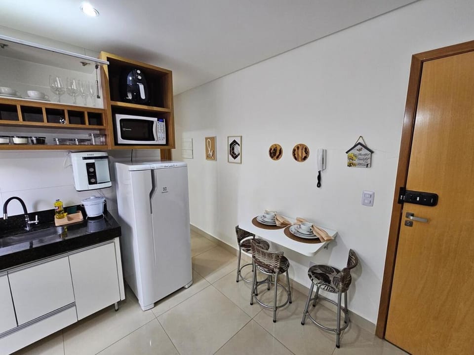 Flat Lindíssimo de 2qts uma esquina do Flamboyant Shopping 206 Apartment in Goiania