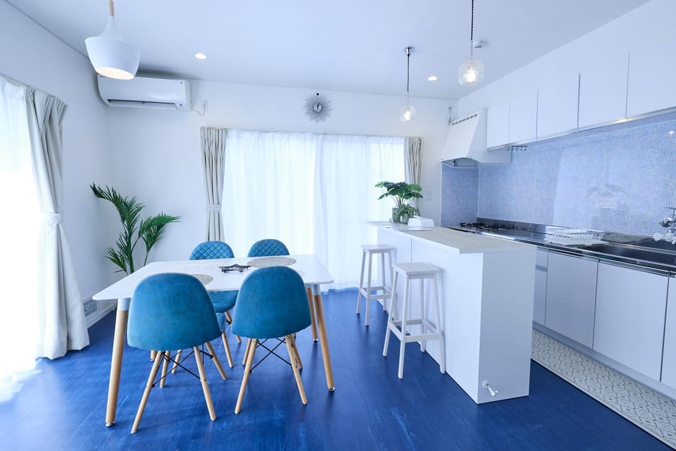 Dining area, kitchen
