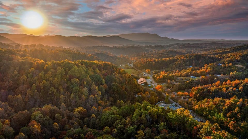 Secluded Views Kings Pets Games 75 TV House in Sevier County