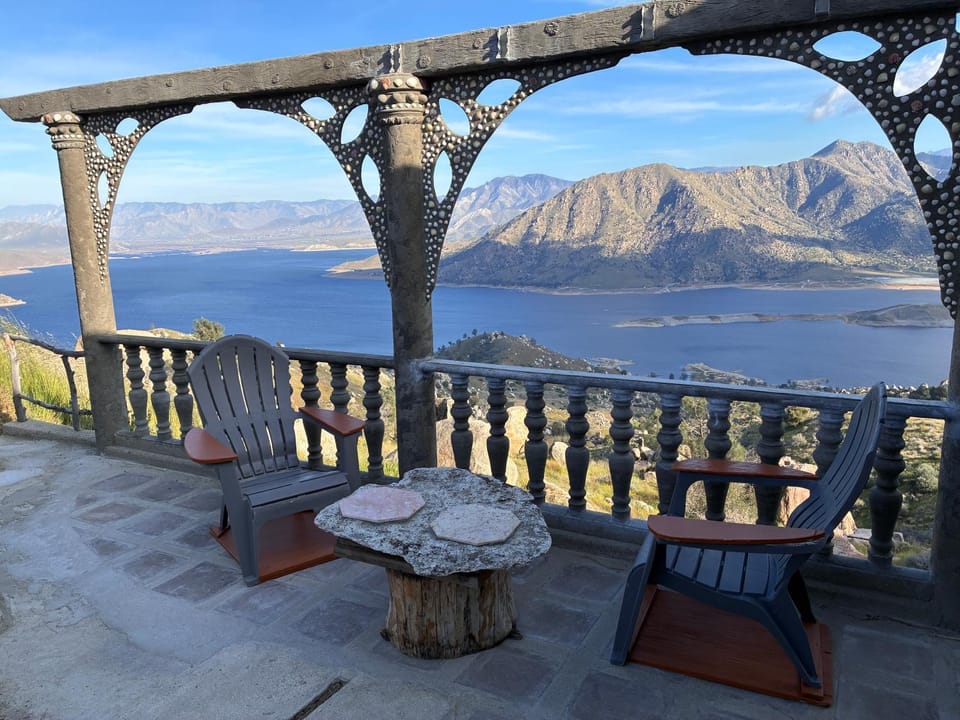 Epic View Hot tub National forest Chalet in Lake Isabella