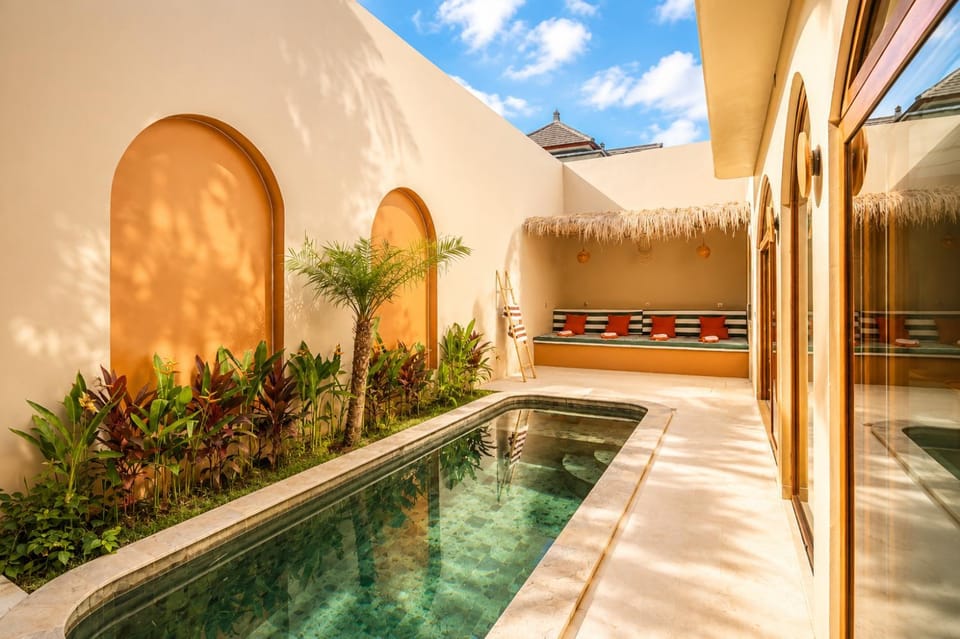 Property building, Swimming pool