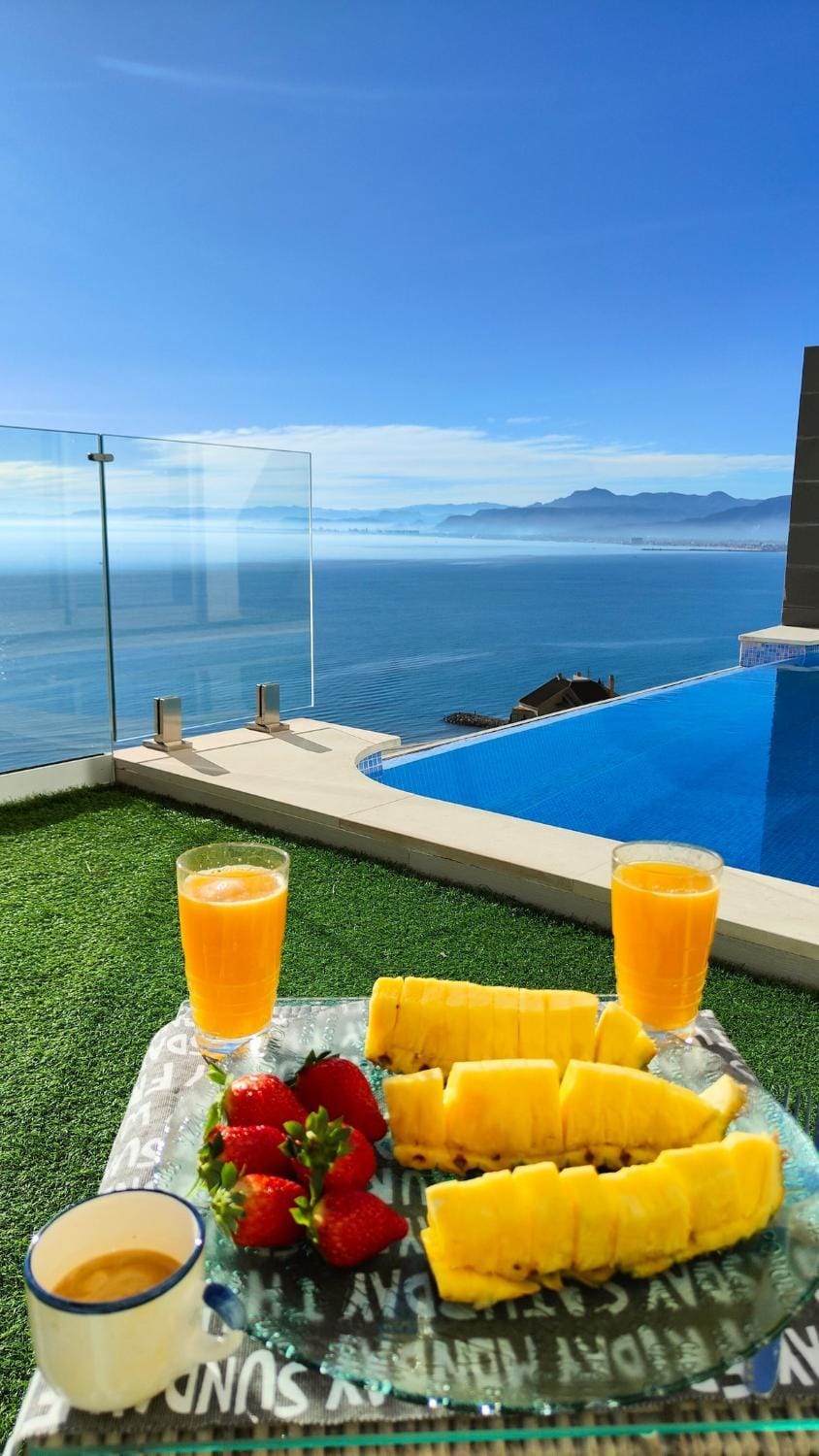 Villa conectada al mediterraneo, Infinity pool Villa in Ribera Baixa