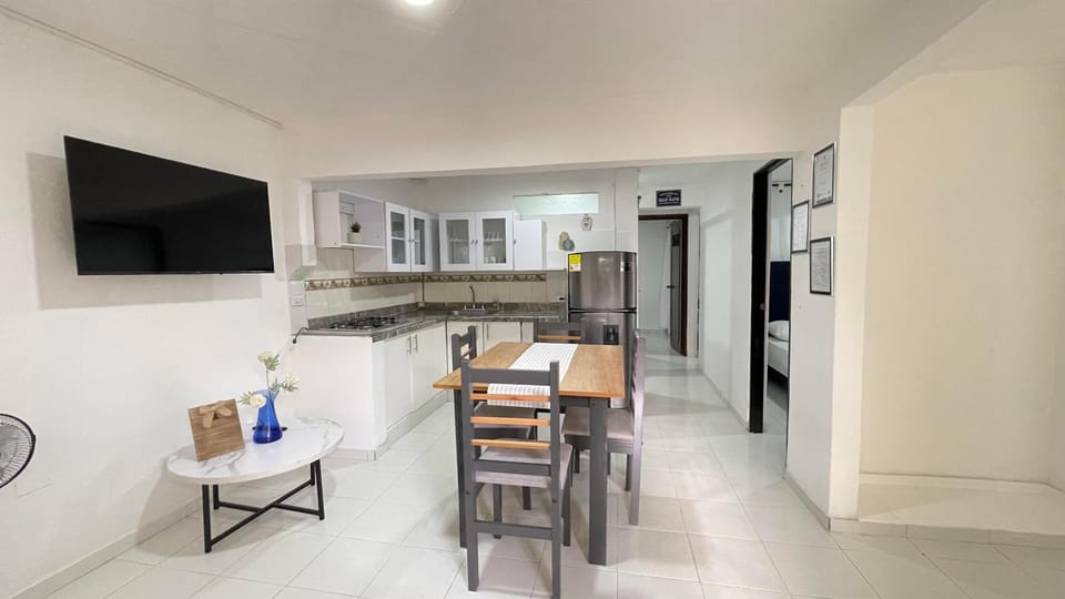 Kitchen or kitchenette, Dining area, pet friendly