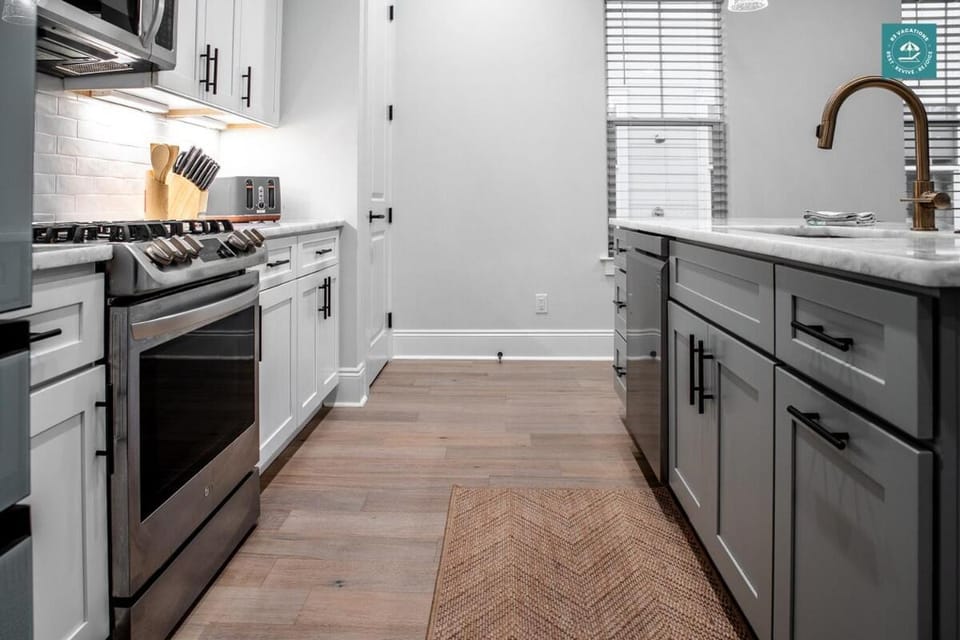 R3 at Inlet Beach with Pool Access and EV Connector - Walk to Beach House in Inlet Beach