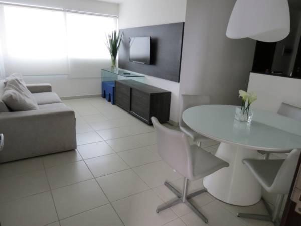 Beach Class Convention HOM Apartment in Recife