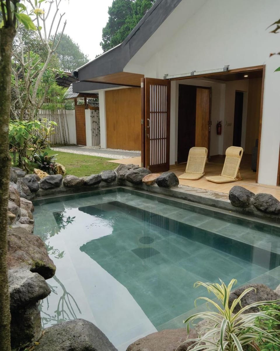 Hot Tub, Pool view, Swimming pool, Swimming pool